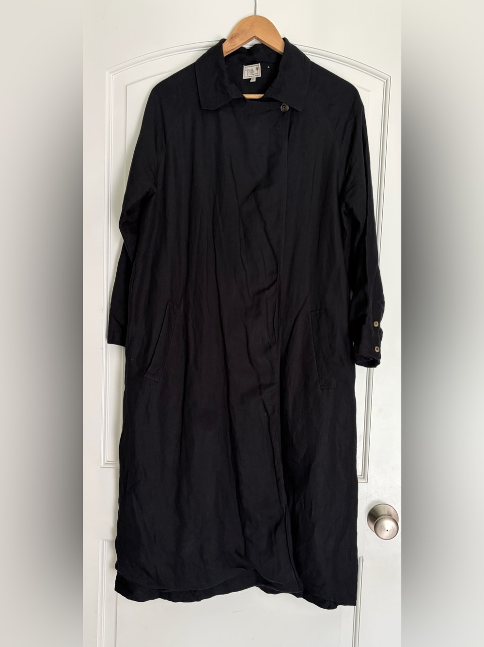 Mille Resort & Travel Black Solid Midi Shirt Dress Button Front Collared S